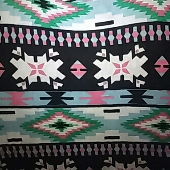 ❄Kirra Aztec Fringe Crop Top - Picture 3 of 7